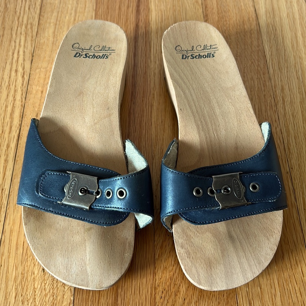 Dr. Scholl’s original collection clog sandal with navy leather
